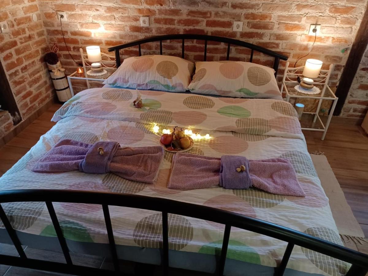 Gračac Apartment Ada Bed & Breakfast المظهر الخارجي الصورة
