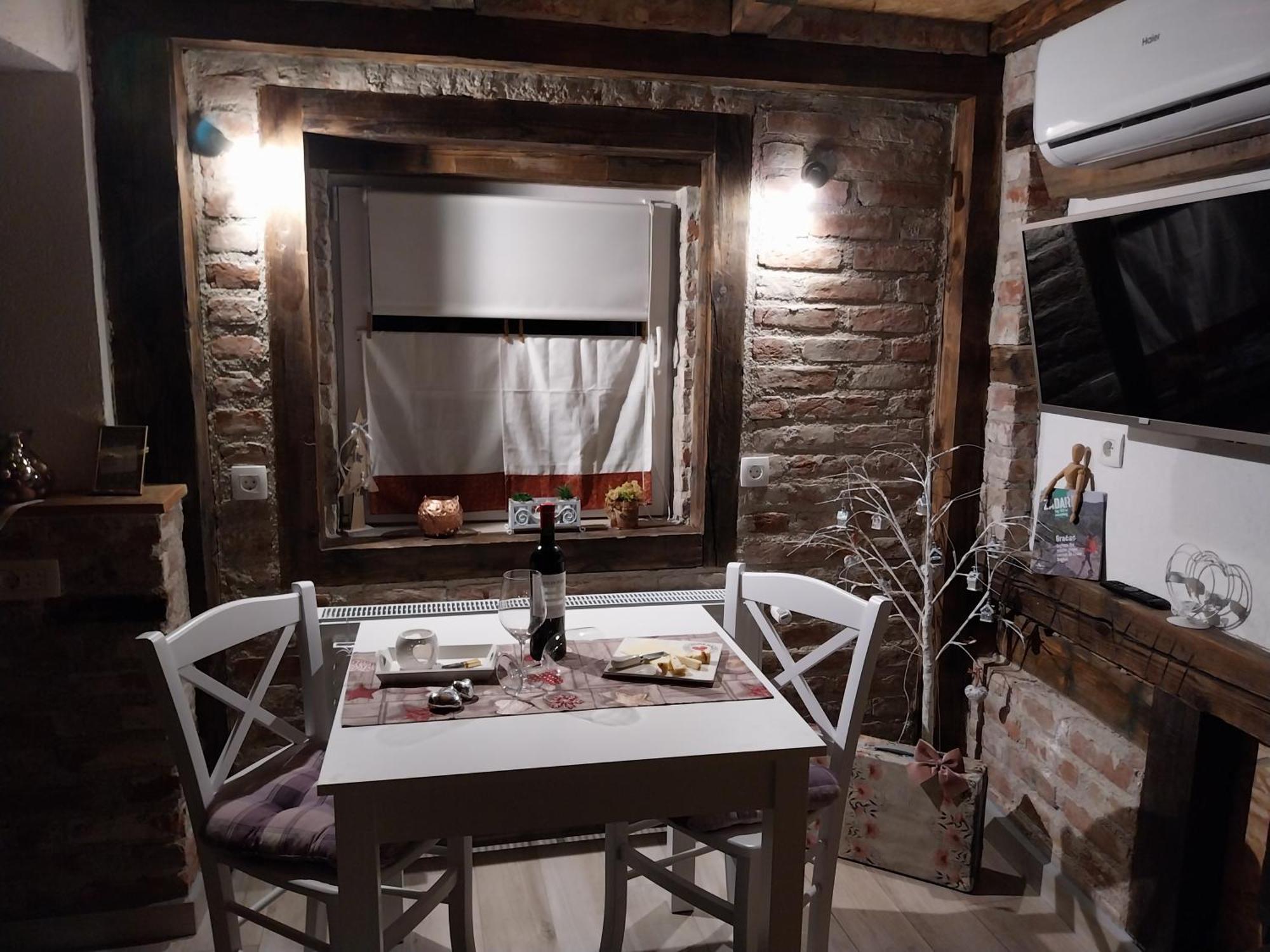 Gračac Apartment Ada Bed & Breakfast المظهر الخارجي الصورة