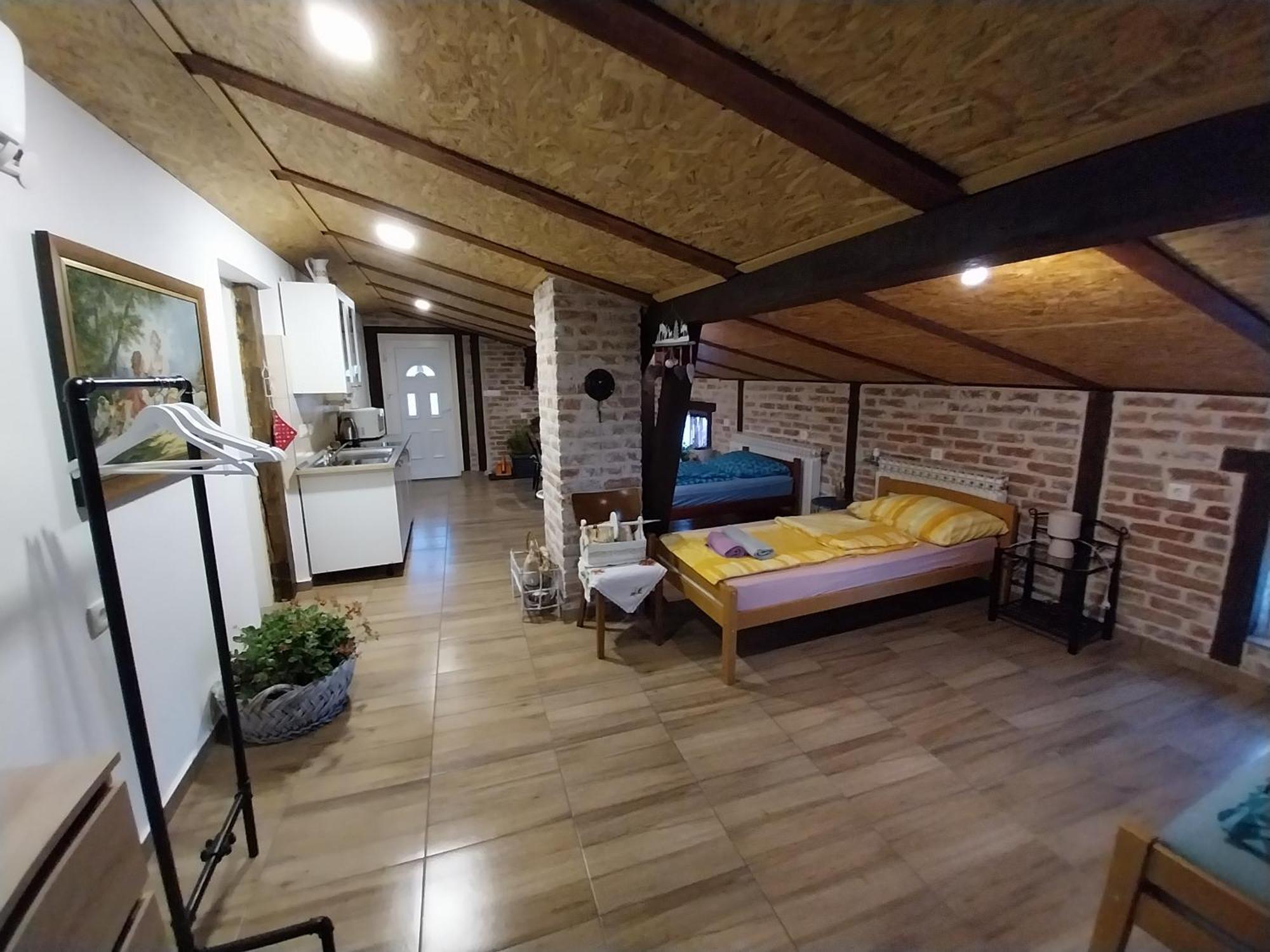 Gračac Apartment Ada Bed & Breakfast المظهر الخارجي الصورة
