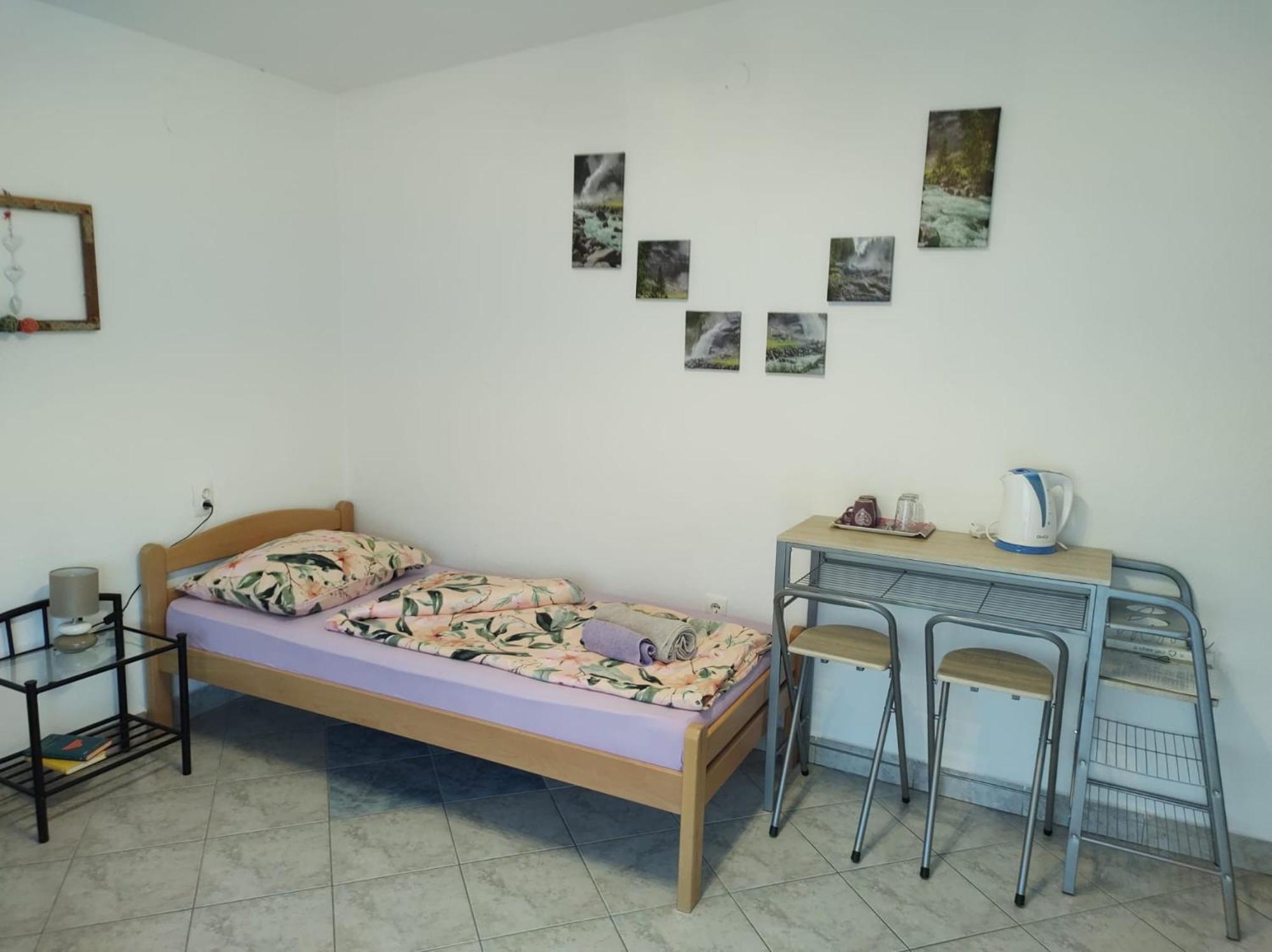Gračac Apartment Ada Bed & Breakfast الغرفة الصورة