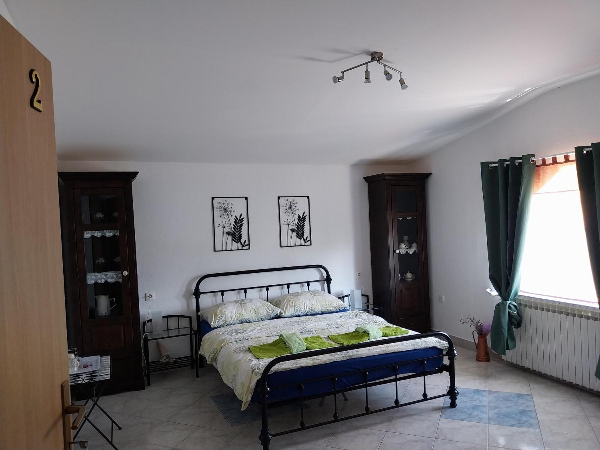 Gračac Apartment Ada Bed & Breakfast الغرفة الصورة