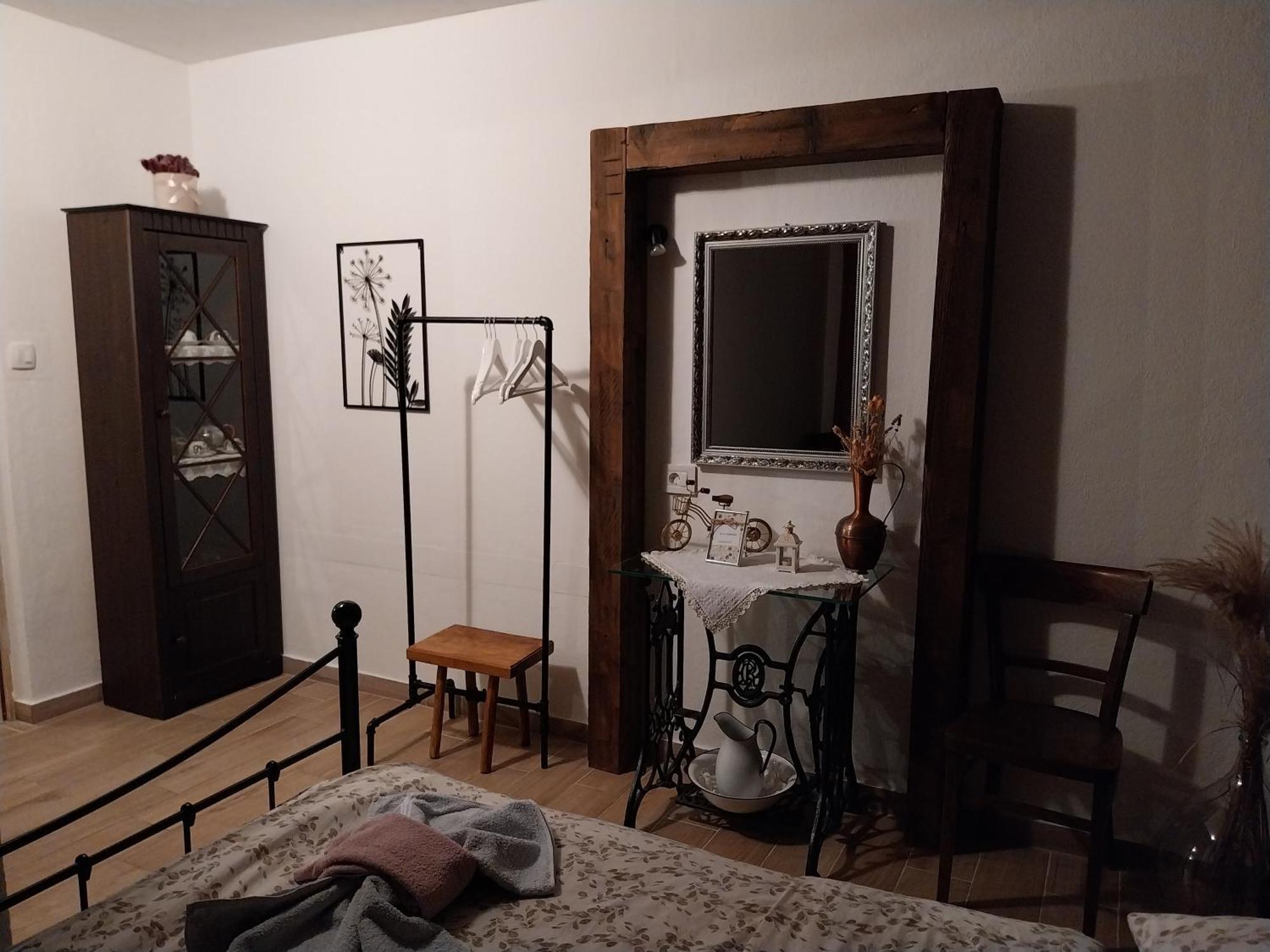 Gračac Apartment Ada Bed & Breakfast الغرفة الصورة